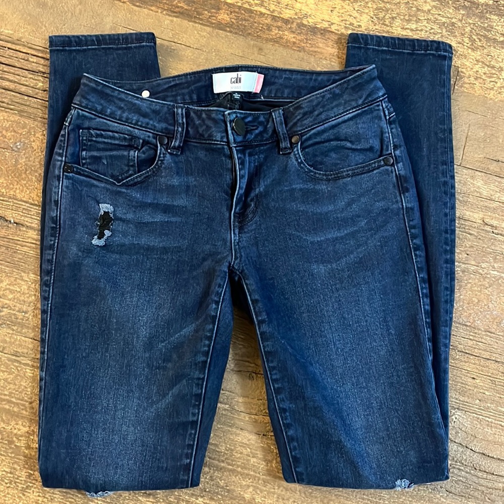 Cabi‎ Skinny Distressed jeans